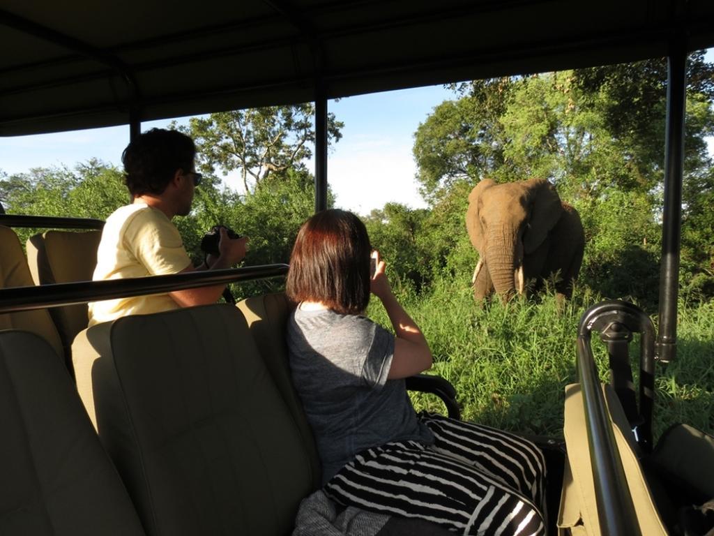 Honeyguide Tented Safari Camp - Khoka Moya มันเยเลติเกมรีเซิร์ฟ ภายนอก รูปภาพ